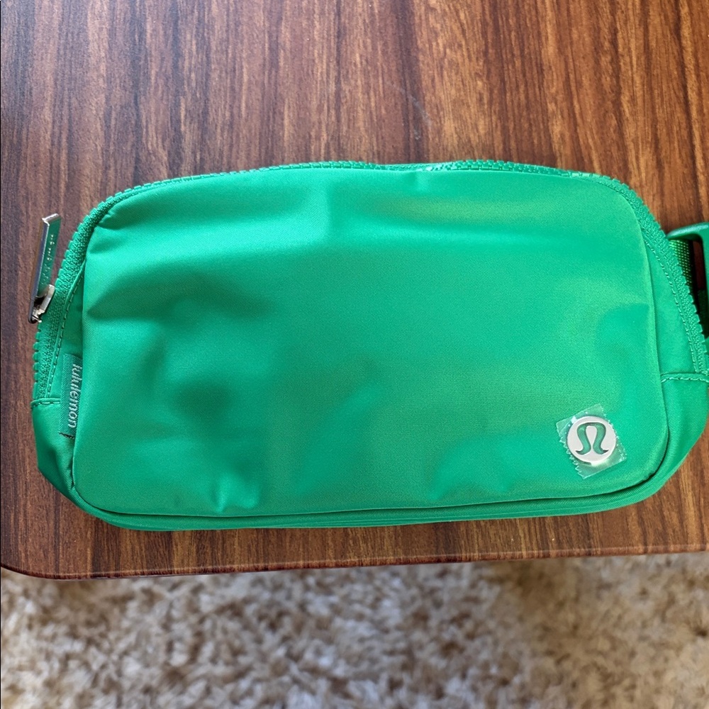 Lululemon Kelly Green Belt Bag